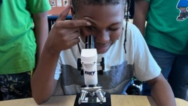 iLEAD Lancaster 6th graders microscope science lab