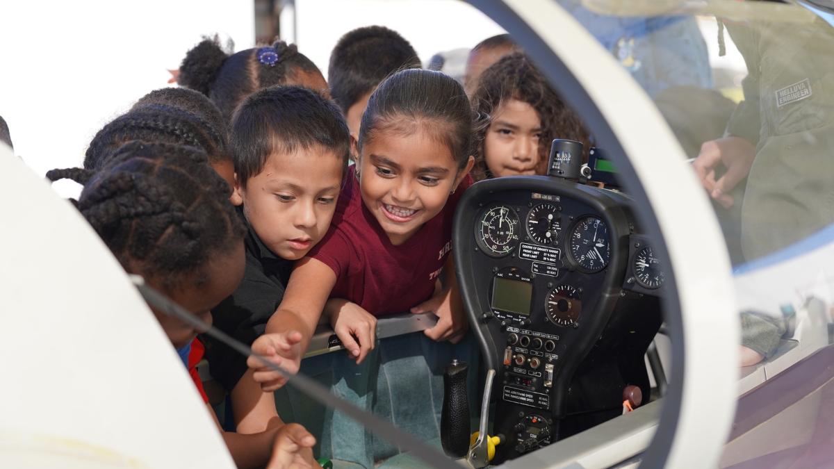 iLEAD Lancaster Glider on Campus Day 202428